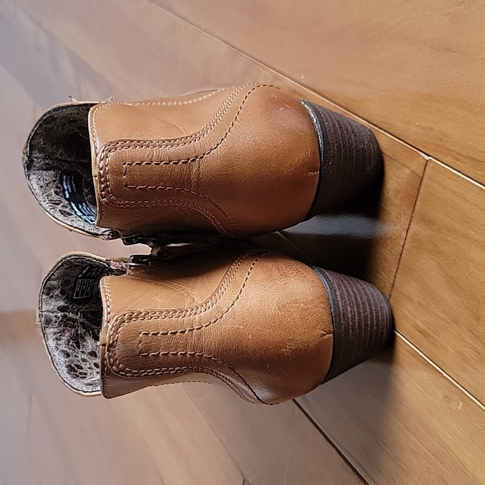 Ariat Brown Ankle Boots - Picture 3 of 6